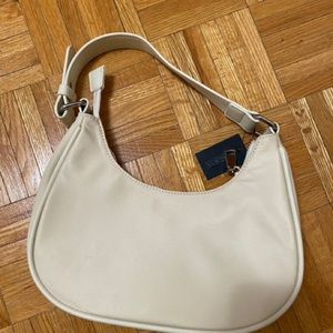 White shoulder bag